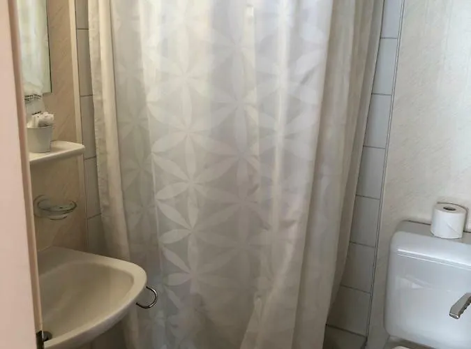 Hotel- Restaurant Le Bras D'or *